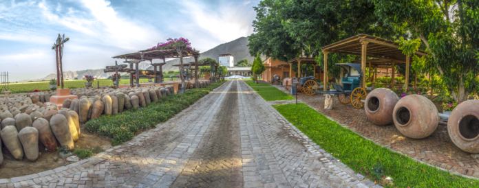 Hotel Viñas Queirolo camino a pileta panoramica