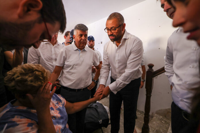 James Cleverly se reunió con sobrevivientes de los ataques de Hamás