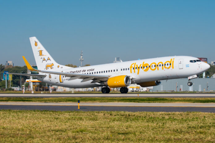 Avión Flybondi