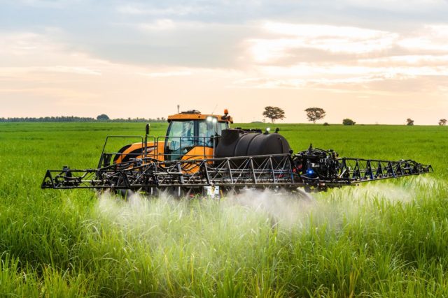 pulverizador-valtra-diciembre-2025-640x427